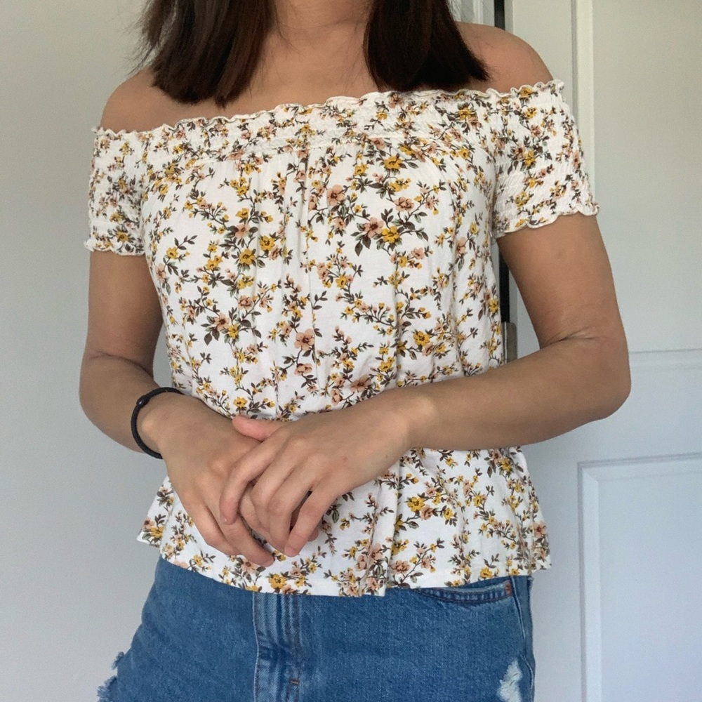 American Eagle Off the shoulder Floral Top